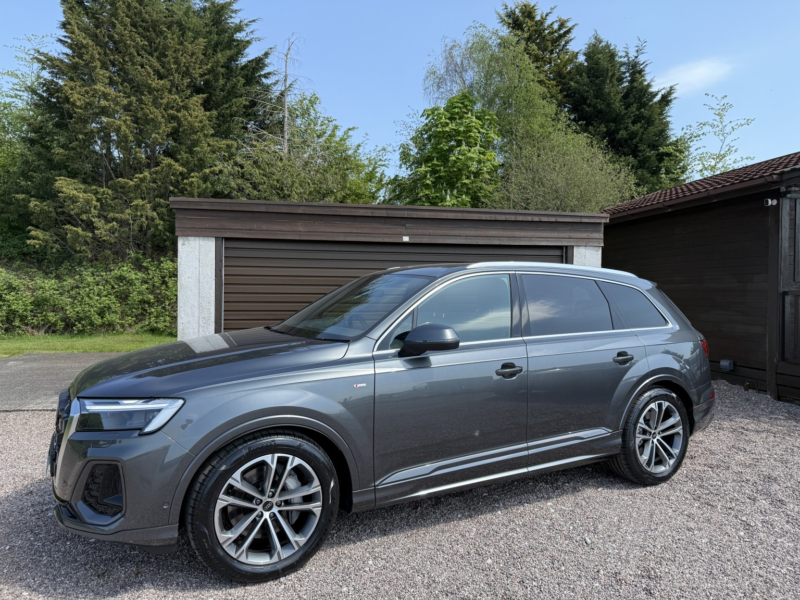 2026 Audi Q7 3.0 Tdi V6 45 S Line in Grey — image 1