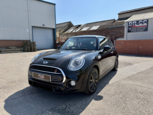 2014 MINI Hatch 2.0 Cooper S 3-Door Hatch in Black — image 3