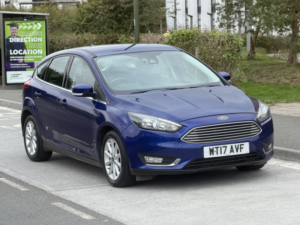 2017 Ford Focus 1.5 T Ecoboost Titanium in Blue — image 4
