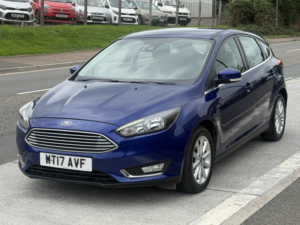 2017 Ford Focus 1.5 T Ecoboost Titanium in Blue — image 6