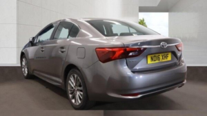 2016 Toyota Avensis 2.0 D-4d Business Edition Euro 6 (s/s) 4dr in Bronze — image 3