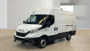 2023 Iveco Daily 2.3d Hpi 14v 35s 3520 Mwb H2 Euro 6 (s/s) 5dr in White — image 5