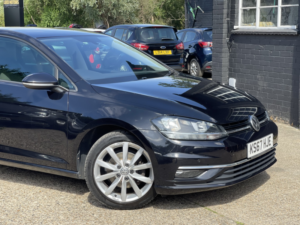2017 Volkswagen Golf 1.5 Tsi Evo Gt in Black — image 5