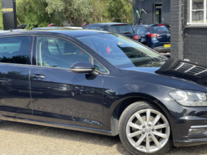 2017 Volkswagen Golf 1.5 Tsi Evo Gt in Black — image 6