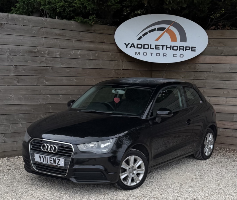 2011 Audi A1 1.6 Tdi Se in Black — image 1