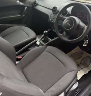 2011 Audi A1 1.6 Tdi Se in Black — image 5