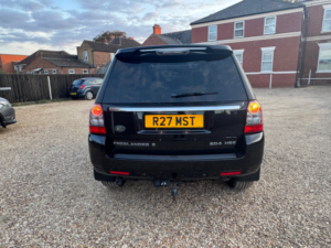 2011 Land Rover Freelander 2 2.2 Sd4 Hse SUV 5dr Diesel Commandshift 4WD Euro 5 (190 Ps) in Black — image 4