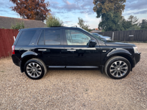 2011 Land Rover Freelander 2 2.2 Sd4 Hse SUV 5dr Diesel Commandshift 4WD Euro 5 (190 Ps) in Black — image 5