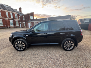 2011 Land Rover Freelander 2 2.2 Sd4 Hse SUV 5dr Diesel Commandshift 4WD Euro 5 (190 Ps) in Black — image 6