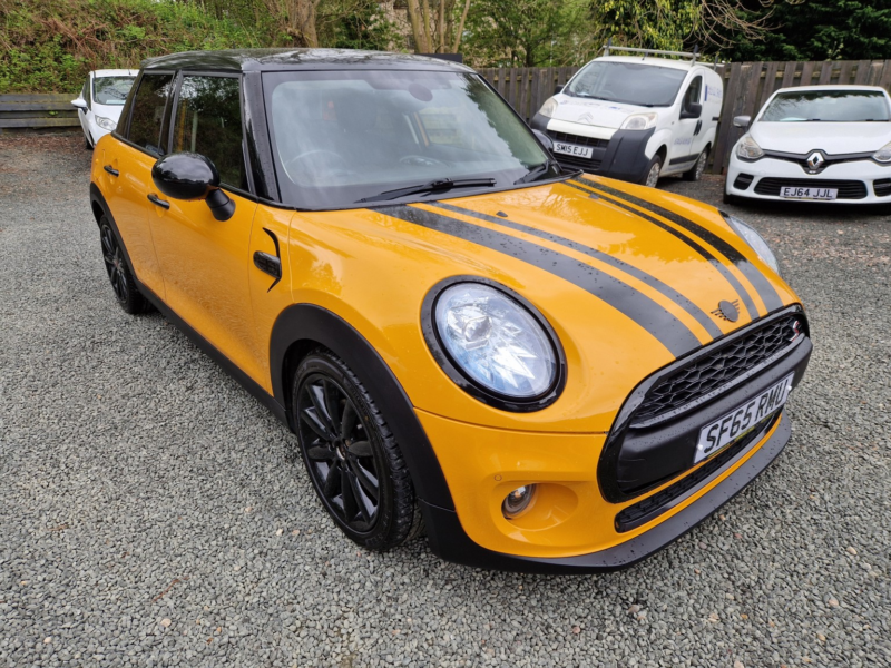 2015 MINI Hatch 1.2 5-Door Hatch One in Orange — image 1