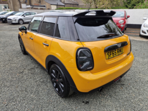 2015 MINI Hatch 1.2 5-Door Hatch One in Orange — image 5
