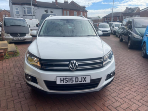2015 Volkswagen Tiguan 2.0 Tdi Bluemotion Tech Match 2WD Euro 5 (s/s) 5dr in White — image 2