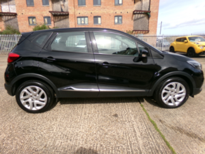 2016 Renault Captur 1.5 Dynamique Nav Dci 90 in Black — image 3