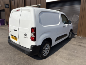 2022 Citroen Berlingo 1.5 Berlingo Van M Bluehdi 100 6-Speed Manual 1000 Enterprise Pro in White — image 6
