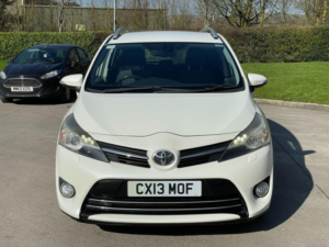 2013 Toyota Verso 2.0 D-4d Excel Euro 5 5dr in White — image 2