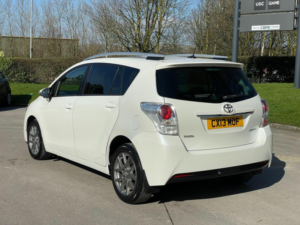 2013 Toyota Verso 2.0 D-4d Excel Euro 5 5dr in White — image 5