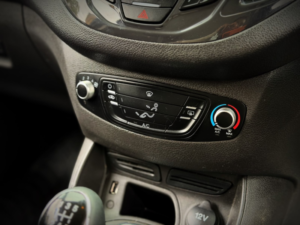 2018 Ford Transit Courier 1.5 Tdci Sport in Black — image 5