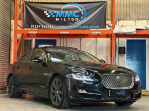 2016 Jaguar Xj 3.0d V6 Portfolio Auto Euro 6 (s/s) 4dr in Black — image 5