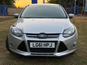 2011 Ford Focus 1.6 Zetec Euro 5 5dr in Silver — image 3