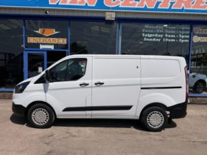 2022 Ford Transit Custom 2.0 320 Ecoblue Leader Panel Van 5dr Diesel Manual L1 H1 Euro 6 105 Ps in White — image 3