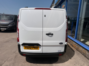 2022 Ford Transit Custom 2.0 320 Ecoblue Leader Panel Van 5dr Diesel Manual L1 H1 Euro 6 105 Ps in White — image 5