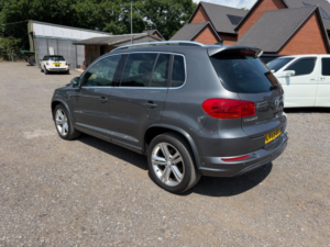 2015 Volkswagen Tiguan 2.0 Tdi Bluemotion Tech R-Line SUV 5dr Diesel DSG 4WD Euro 6 (s/s) (150 Ps) in Grey — image 3