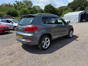2015 Volkswagen Tiguan 2.0 Tdi Bluemotion Tech R-Line SUV 5dr Diesel DSG 4WD Euro 6 (s/s) (150 Ps) in Grey — image 5