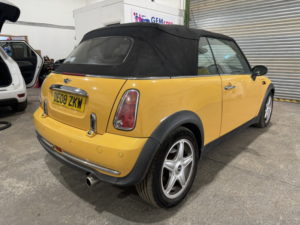 2008 MINI Convertible 1.6 One Convertible in Yellow — image 5