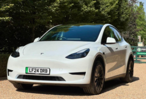 2024 Tesla Model Y Auto Rwd 5dr in White — image 2