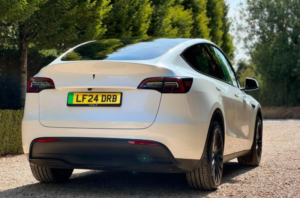 2024 Tesla Model Y Auto Rwd 5dr in White — image 3
