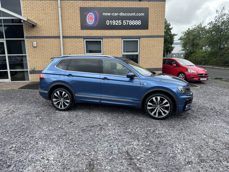 2021 Volkswagen Tiguan Allspace 1.5 Tsi Evo R-Line Tech in Blue — image 1
