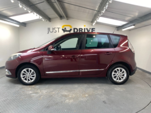 2015 Renault Scenic 1.5 Dci Dynamique Nav MPV 5dr Diesel Manual Euro 6 (s/s) (110 Ps) in Red — image 2