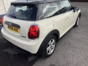 2018 MINI Hatch 1.5 Cooper 3-Door Hatch in White — image 2