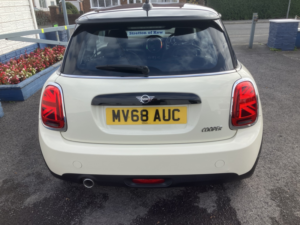 2018 MINI Hatch 1.5 Cooper 3-Door Hatch in White — image 3