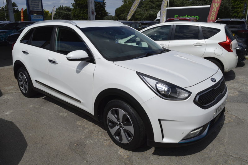 2017 Kia Niro 1.6 Gdi 8.9kwh 3 in White — image 1