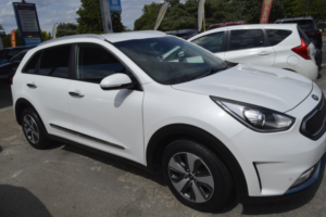 2017 Kia Niro 1.6 Gdi 8.9kwh 3 in White — image 6