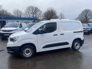 2020 Vauxhall Combo 1.5 Turbo D 2000 Edition Panel Van 4dr Diesel Manual L1 H1 Euro 6 (s/s) (100 Ps) in White — image 3