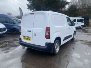 2020 Vauxhall Combo 1.5 Turbo D 2000 Edition Panel Van 4dr Diesel Manual L1 H1 Euro 6 (s/s) (100 Ps) in White — image 6