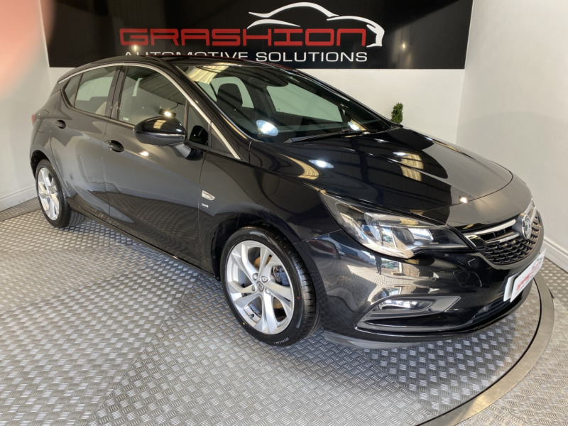 2017 Vauxhall Astra 1.4 I Turbo Sri Nav in Black — image 1