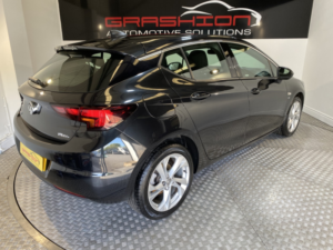 2017 Vauxhall Astra 1.4 I Turbo Sri Nav in Black — image 5