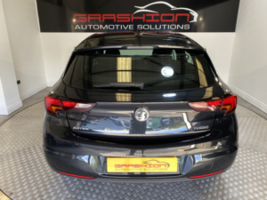 2017 Vauxhall Astra 1.4 I Turbo Sri Nav in Black — image 6