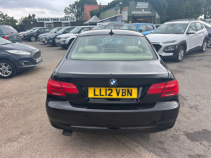 2012 BMW 3 Series 2.0 320d Se Coupe 2dr Diesel Steptronic Euro 5 (184 Ps) in Black — image 4