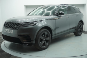 2019 Land Rover Range Rover Velar 2.0 D180 R-Dynamic S Auto 4WD Euro 6 (s/s) 5dr in Grey — image 4