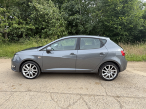 2014 SEAT Ibiza 1.6 Tdi Cr Fr in Grey — image 2