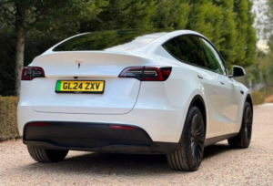2024 Tesla Model Y Auto Rwd 5dr in White — image 3