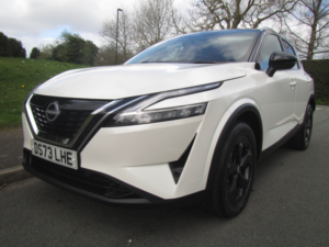 2023 Nissan Qashqai 1.5 H E-Power Kuro Edition - Damaged Cat S - Drive Away in White — image 3