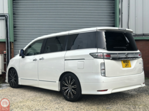2015 Nissan Elgrand Nissan Elgrand 2015 Highway Star Premium Model 2.5 5dr MPV Petrol Petrol Automatic in White — image 2