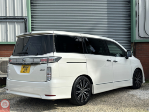 2015 Nissan Elgrand Nissan Elgrand 2015 Highway Star Premium Model 2.5 5dr MPV Petrol Petrol Automatic in White — image 5