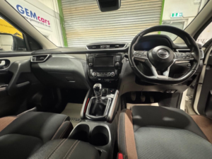 2019 Nissan Qashqai 1.3 Dig-T N-Motion in White — image 3