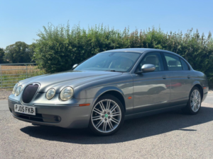 2005 Jaguar S-Type 2.5 V6 Sport 4dr in Grey — image 3